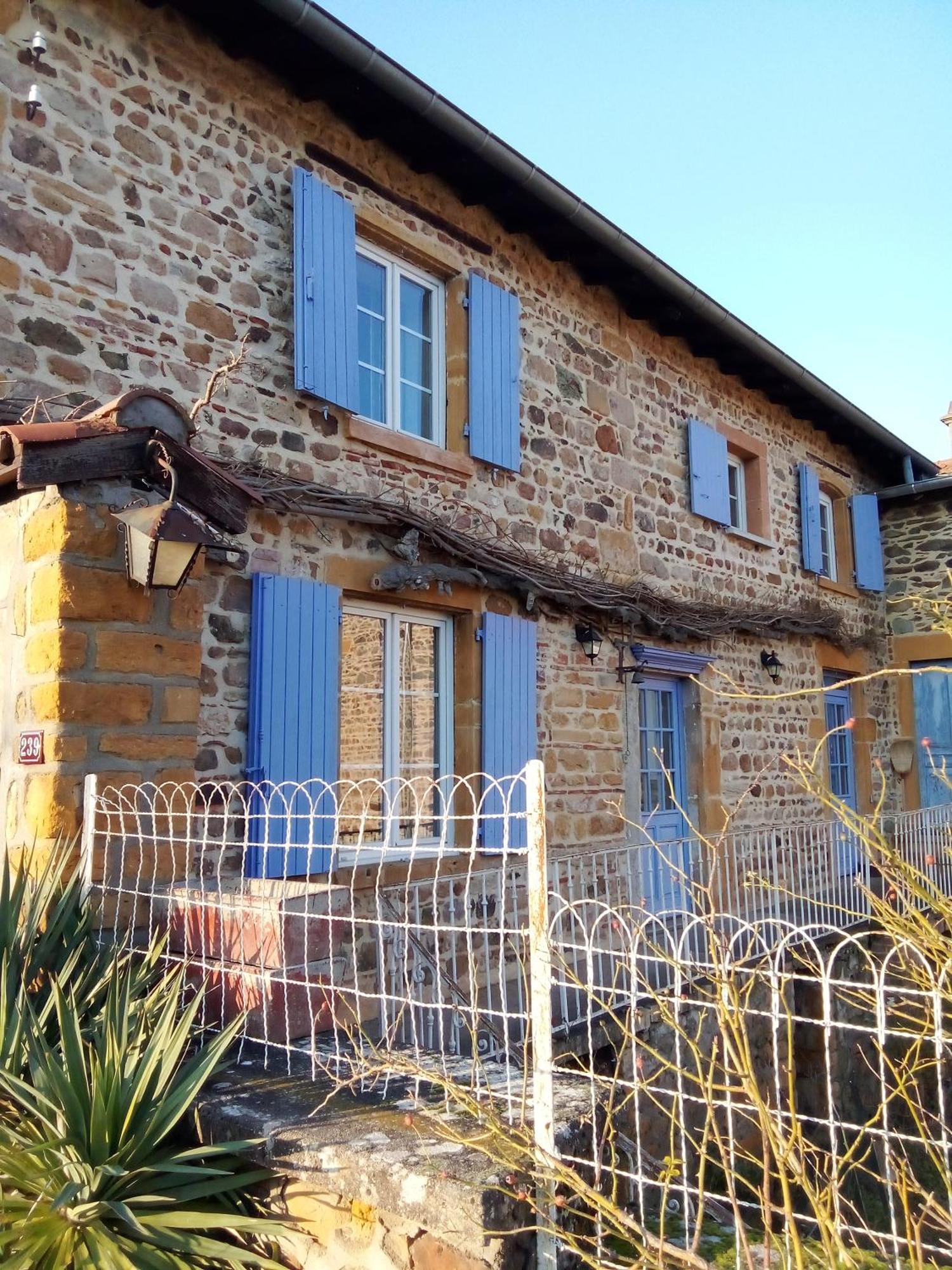 Chez Steph Apartment Saint-Germain-Nuelles Exterior foto